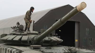 Сергей Орджоникидзе - Оборону Крыма усилят сверхзащищенными танками Т-72Б3М - iz.ru - Крым - Израиль