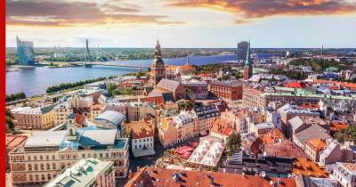 Латвия вводит тестирование на COVID-19 для въезжающих из России и Белоруссии