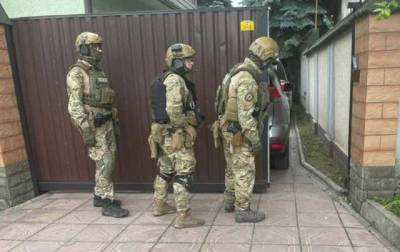 Под Днепром вооруженный подозреваемый в убийстве сдался после 13-часовых переговоров