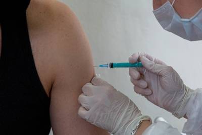 Роспотребнадзор признал недостаток вакцины от COVID-19 в Омске