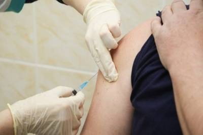 Роспотребнадзор раскритиковал рассказавшего о неэффективности вакцин от COVID-19 новосибирского врача