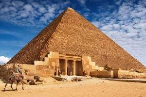 В пирамиде Хеопса спрятан внеземной артефакт – уфолог
