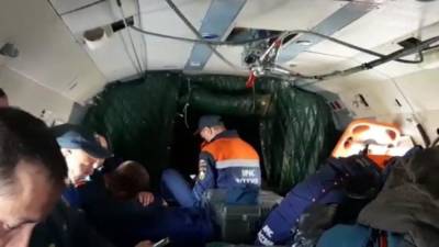 Спасатели нашли тела девяти погибших при крушении самолета на Камчатке