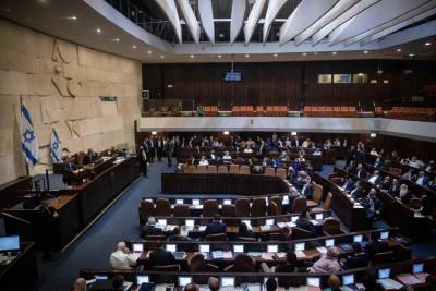 Еще одна ночь в Кнессете: принят закон о выходе четырех депутатов из фракции