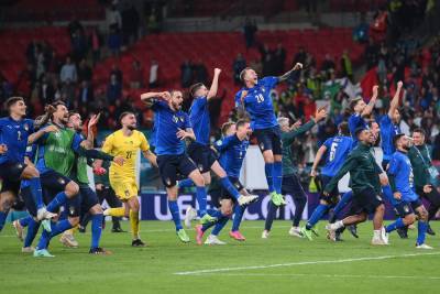 «Этот состав — потрясающий». Италия вышла в финал Евро-2020