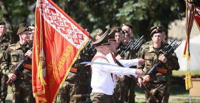 В Беларуси определили организации, имеющие право на собственное знамя