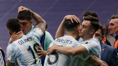Аргентина по пенальти обыграла Колумбию и вышла в финал Кубка Америки по футболу