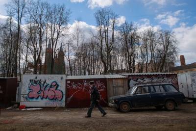 Кризис и санкции: в России стремительно стареет автомобильный парк. Какой выход?