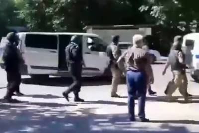 Появилось видео с места захвата банка в Тюмени