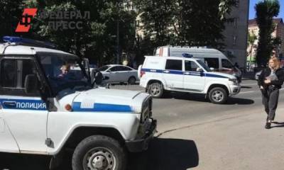 В тюменском офисе Сбербанка неизвестный захватил двух заложников