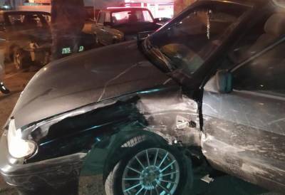 В Твери пьяный водитель Infiniti протаранил «Ладу» и скрылся с места ДТП с пострадавшим