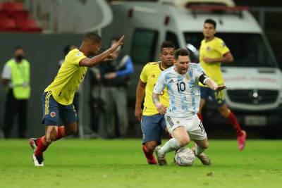 Аргентина - Колумбия 1:1 (3:2 по пен.) видео голов и серия пенальти матча Кубка Америки-2021