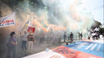 В Киеве перекрыли улицу Грушевского из-за митинга под Кабмином