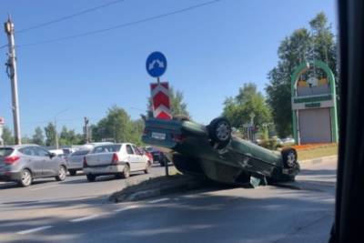 В Ярославле автомобилисты-перевертыши поставили город в пробку