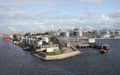 Вывод Большого порта из Петербурга обсудили на федеральном уровне