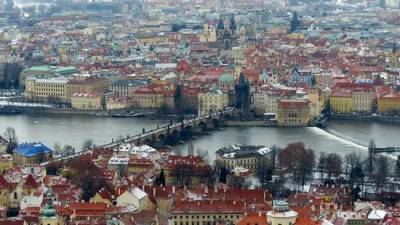 В Праге прошла акция против вакцинации и коронавирусных ограничений