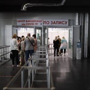 В Украине работают почти 200 центров массовой вакцинации