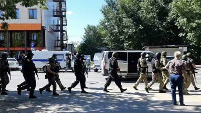 В результате действий полиции, ФСБ и Росгвардии: в Тюмени задержали захватившего отделение банка мужчину