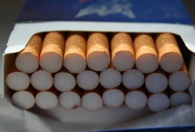 Около 1400 незадекларированных пачек сигарет обнаружили на таможенном контроле в Пулково