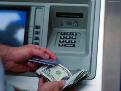 Сбербанк сообщил об усилении оттока валюты с депозитов