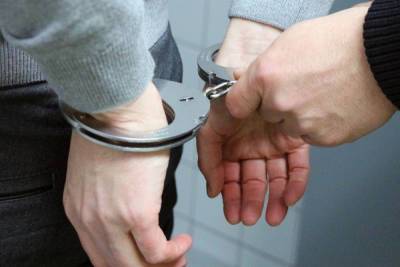 Полицейские поймали новгородца с синтетическими наркотиками