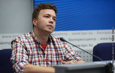 Задержанный в Белоруссии журналист Протасевич начал вести твиттер