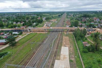 В Тверской области над железной дорогой «надвинули» мост