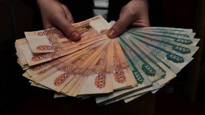 Российские банки в июне выдали рекордную сумму кредитов наличными