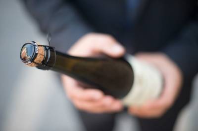Минсельхоз: в РФ не запрещают использовать Champagne на этикетке вина