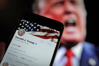 Трамп подает иск против соцсетей