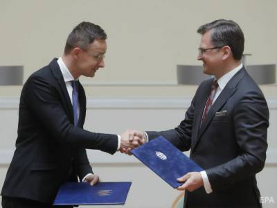 Кулеба заявил, что обсудил с Сийярто развитие украинского-венгерских отношений "в духе взаимного уважения и доверия"