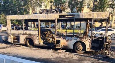 Вспыхнувший автобус в Чебоксарах вез 30 пассажиров: началась проверка