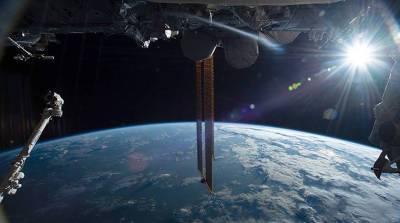 Неизвестный объект пролетит в 1,5 км от МКС - Роскосмос