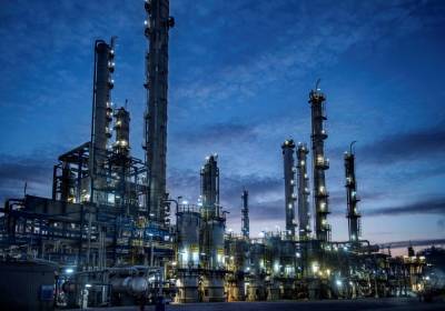 В Иране будет введено в эксплуатацию 11 нефтехимических заводов