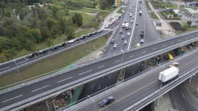 73% українських водіїв вважають, що з заторами слід боротися будівництвом доріг