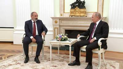 Пашинян поблагодарил Путина за поставку "Спутника V" в Армению