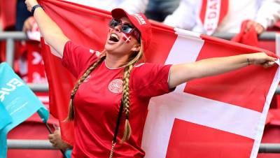 Английские болельщики освистали гимн Дании