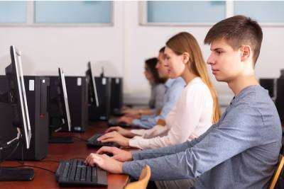 Около 100 тысяч российских школьников пройдут обучение в сфере искусственного интеллекта – Учительская газета