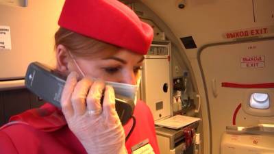 Слезы и аплодисменты: бортпроводница рейса Уфа-Сочи спасла жизнь младенцу