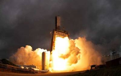 Маск показал посадку ракеты Falcon-9 вблизи: впечатляющее видео