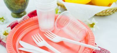 Ученые предупреждают об опасности пластиковой посуды для организма
