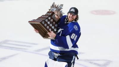 Россиянин Василевский признан самым ценным игроком плей-офф НХЛ