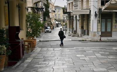 Греция возвращается к ужесточению карантинных мер из-за всплеска COVID-19