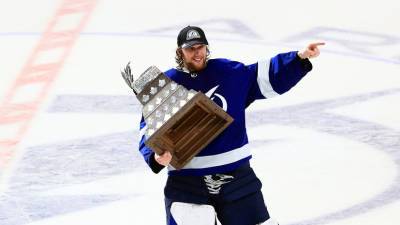 Вратарь «Тампы» Василевский признан самым ценным игроком плей-офф НХЛ