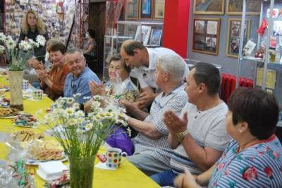 Супругов-инвалидов поздравили с Днём семьи в Серпухове