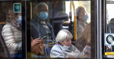 Из-за жары все труднее обеспечивать ношение масок в общественном транспорте