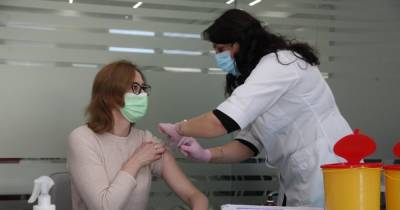 Более миллиона человек полностью вакцинированы в Украине, - Минздрав