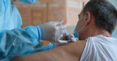 Коронавирус: в Украине полностью привили 1 млн человек, за сутки — 100 тысяч вакцинаций