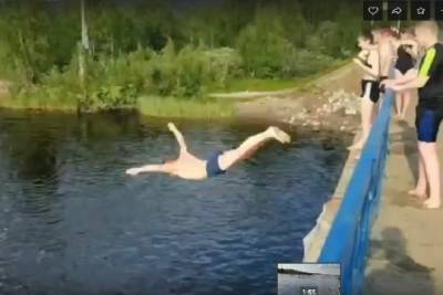 Жители Мурманской области в жаркую погоду наслаждаются прохладой водоемов, где купание строго запрещено