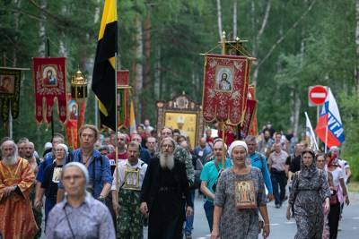 Власти Свердловской области отменили крестный ход в Царские дни